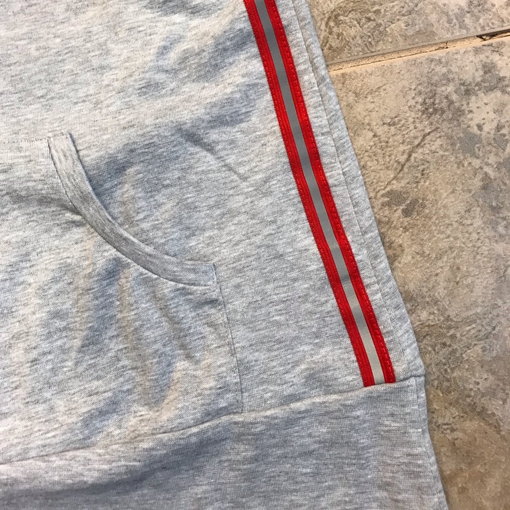 🌳{New} Hooded Sweatshirt With Deep V, Medium🌳 - Picture 4 of 5